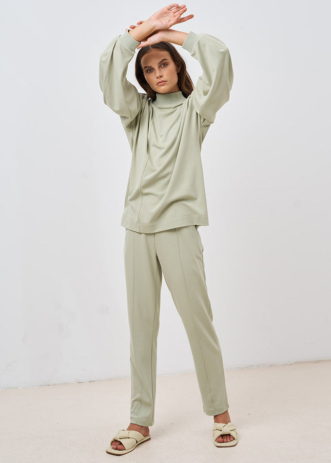 TRAVEL PANTS