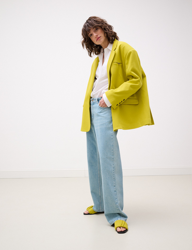 STAND OUT BLAZER