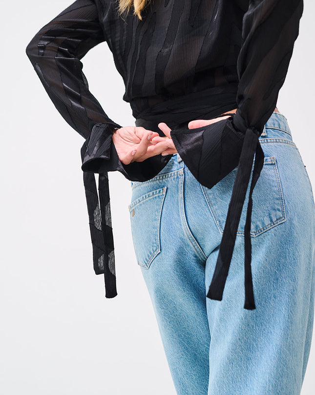 DARING VEST